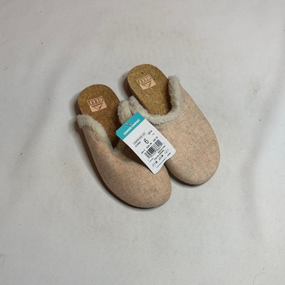 Reef Women's Tan Furry Slippers